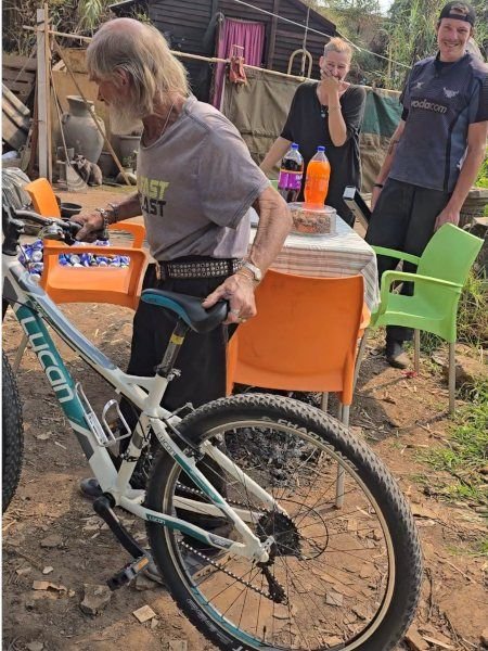 Oom Shorty met die fiets